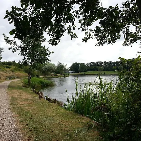 斯图克森里伯度假小屋及公寓酒店 *